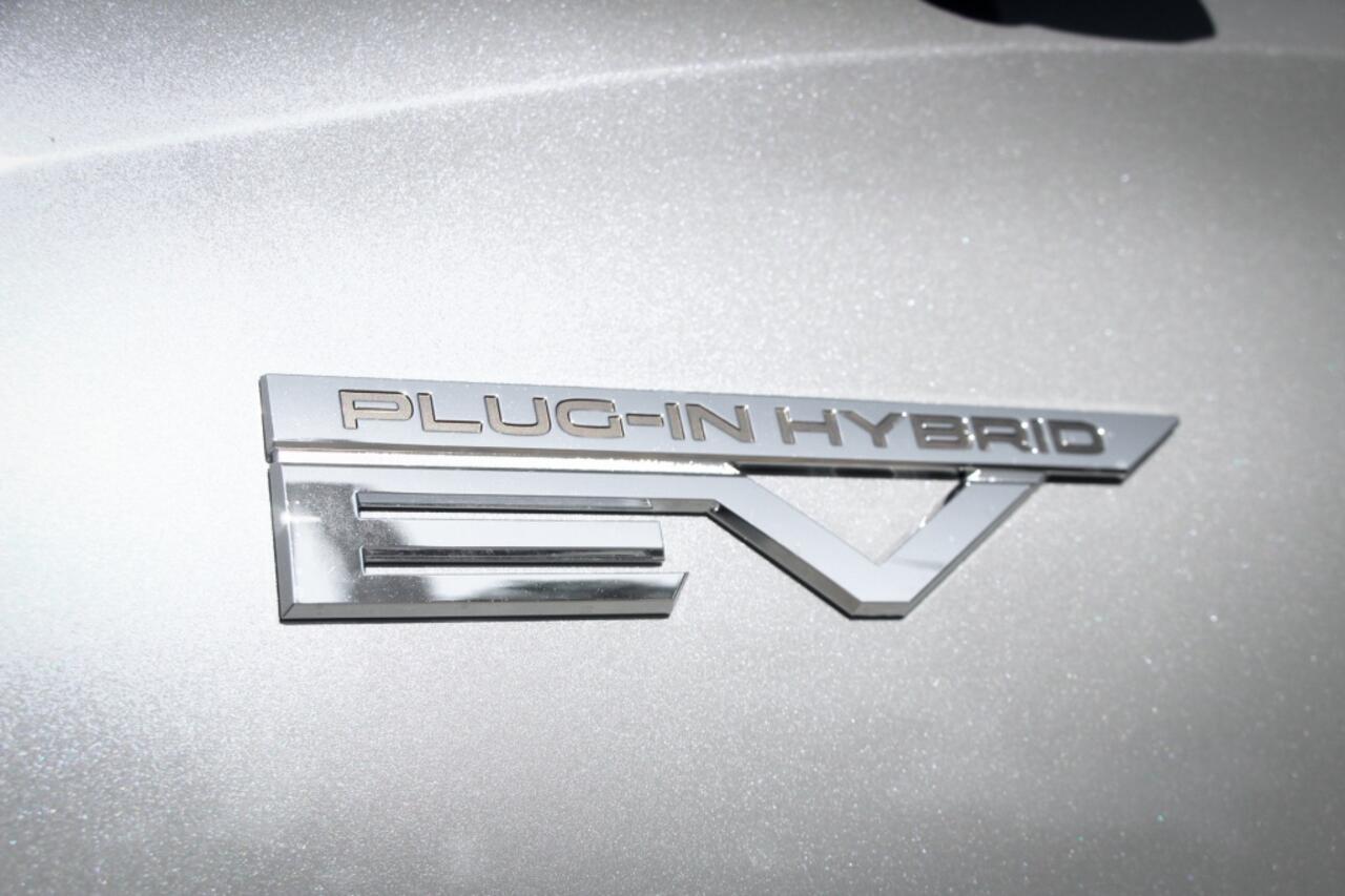 Mitsubishi OUTLANDER 2.4 PHEV Instyle+
