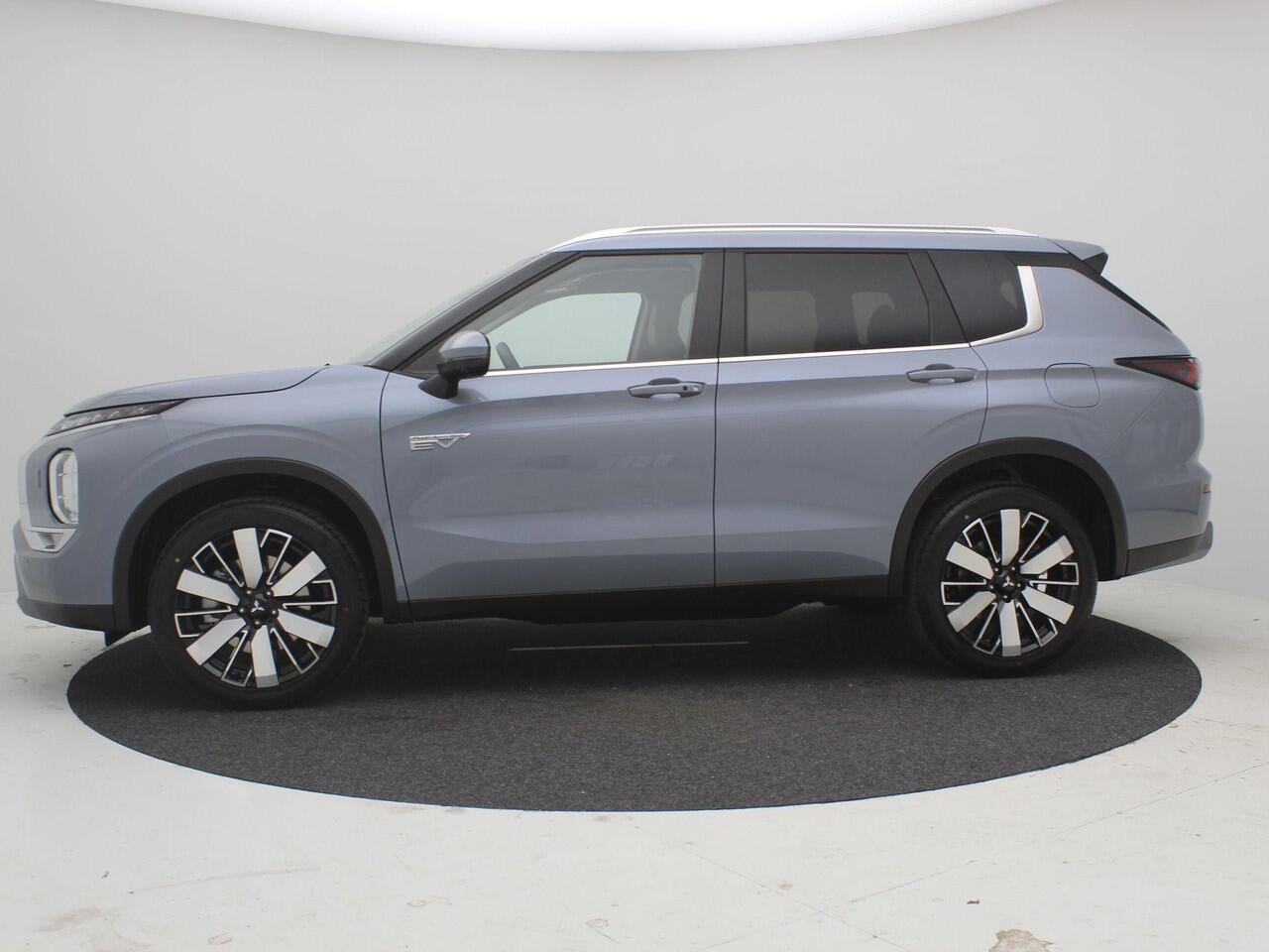 Mitsubishi OUTLANDER 2.4 PHEV First Edition / ¤6.000,- Voordeel Op Nieuwprijs / Elektrische Range 86 KM WLTP / 1600KG Trekgewicht / 8 Jaar Fabrieksgarantie