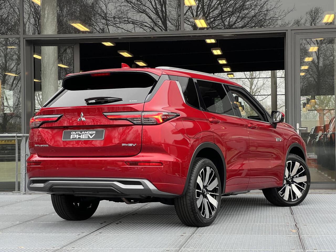 Mitsubishi OUTLANDER 2.4 PHEV Instyle | DIRECT LEVERBAAR MET 8 JAAR FABRIEKSGARANTIE!