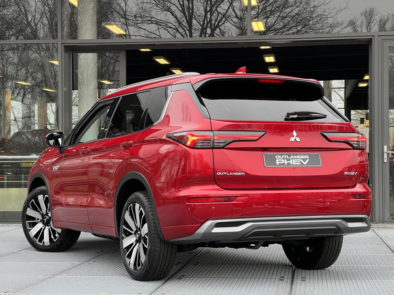 Mitsubishi OUTLANDER 2.4 PHEV Instyle | DIRECT LEVERBAAR MET 8 JAAR FABRIEKSGARANTIE!