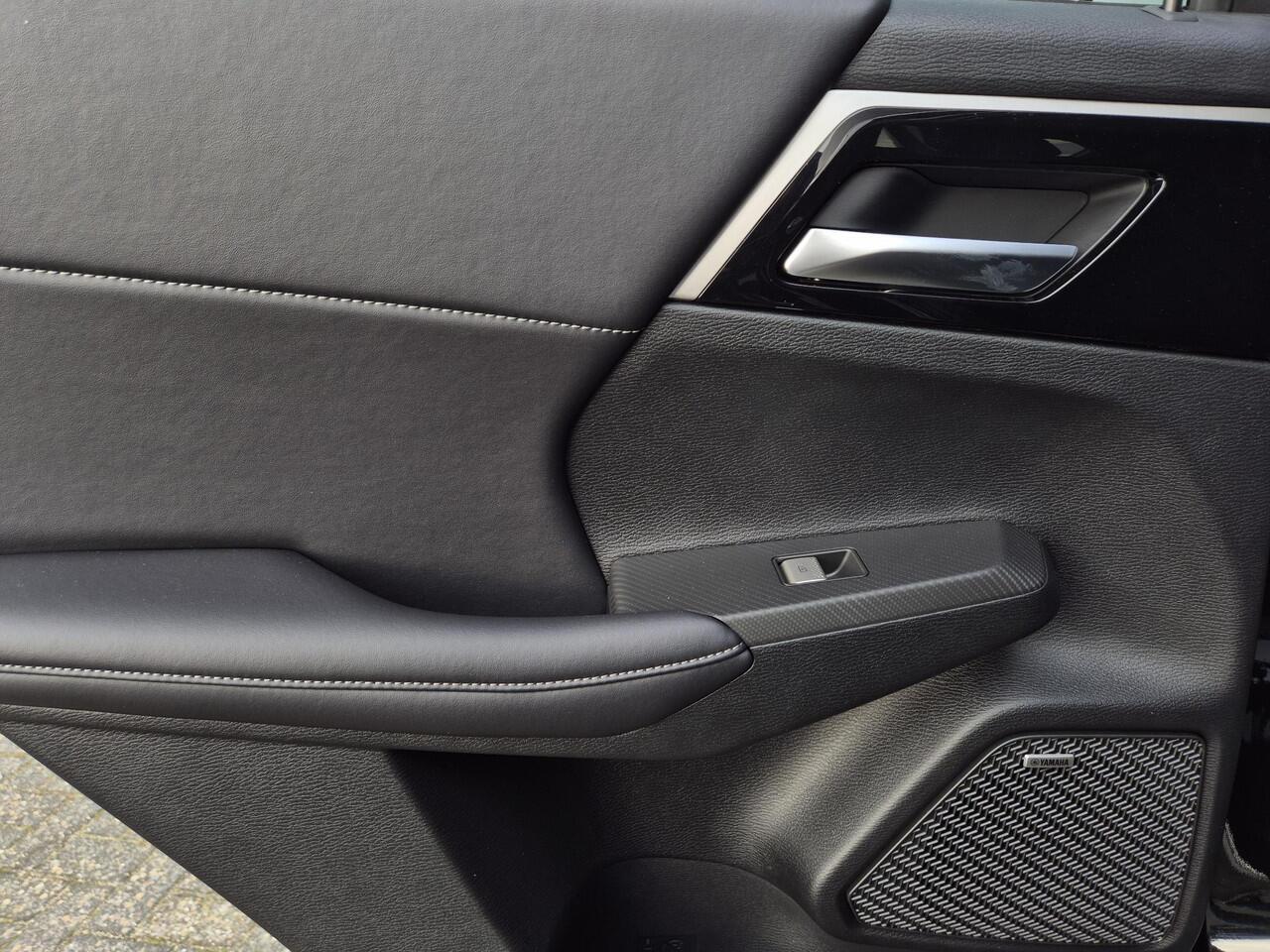 Mitsubishi OUTLANDER 2.4 PHEV First Edition DEMO | 20 inch | Trekhaak afneembaar | Leer/Alcantara | Leverbaar Mei | Private Glass | High end Audiosystem |