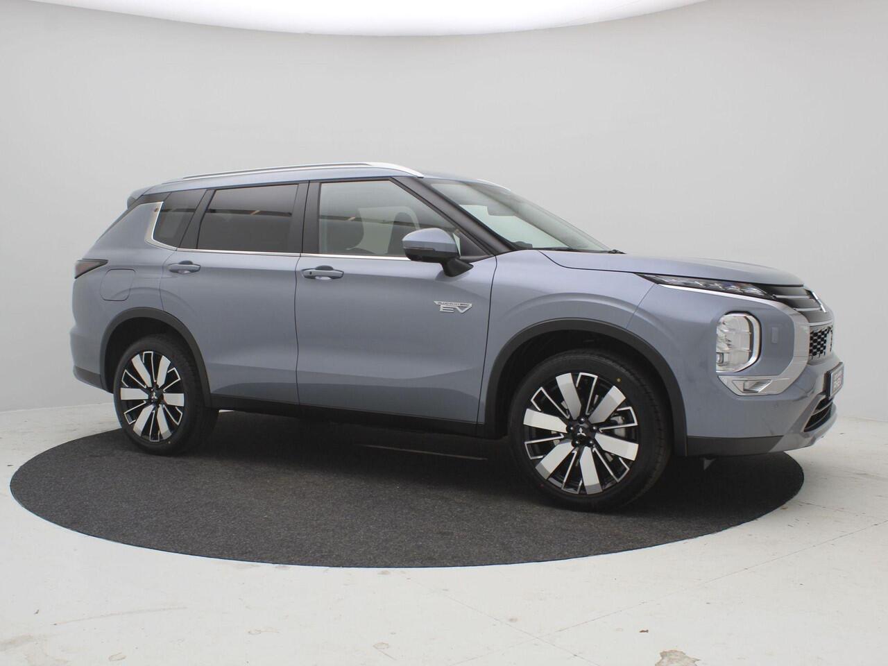 Mitsubishi OUTLANDER 2.4 PHEV First Edition / ¤ 6.000,- Voordeel Op Nieuwprijs / Prijs is Rijklaar / Direct leverbaar / Elektrische Range 86 KM WLTP / 1600KG Trekgewicht / 8 Jaar Fabrieksgarantie /