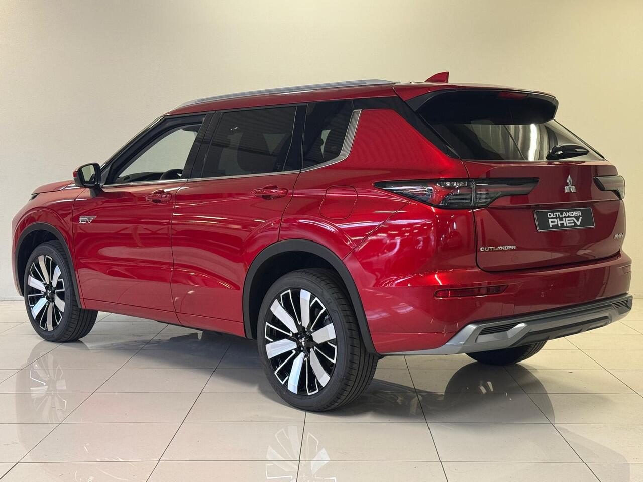 Mitsubishi OUTLANDER 2.4 PHEV Instyle DIRECT LEVERBAAR MET 8 JAAR FABRIEKSGARANTIE! Plugin hybride