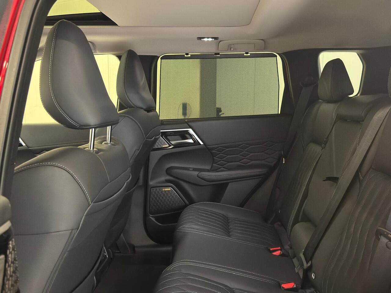 Mitsubishi OUTLANDER 2.4 PHEV Instyle DIRECT LEVERBAAR MET 8 JAAR FABRIEKSGARANTIE! Plugin hybride