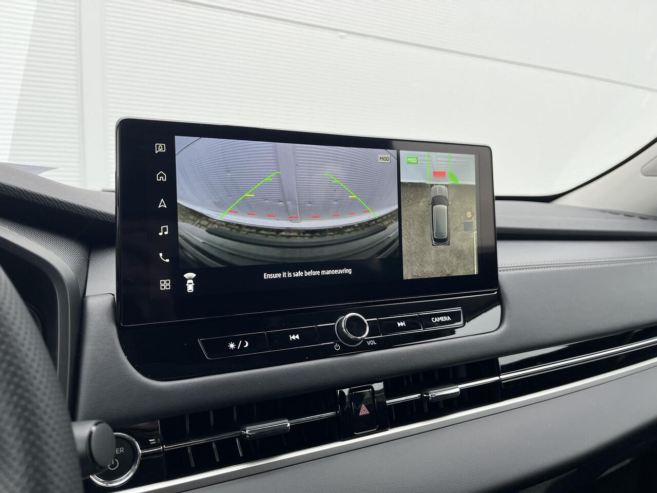 Mitsubishi OUTLANDER 2.4 PHEV Pure / Trekhaak GRATIS + ¤ 6.000,- Voordeel Op Nieuwprijs / Prijs is Rijklaar inclusief trekhaak / Elektrische Range 86 KM WLTP / 1600KG Trekgewicht / 8 Jaar Fabrieksgarantie /