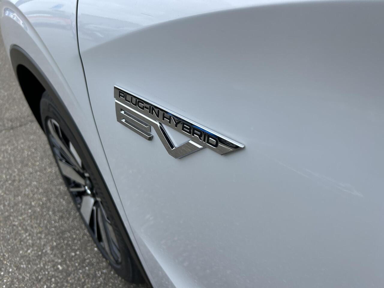 Mitsubishi OUTLANDER 2.4 PHEV Instyle+