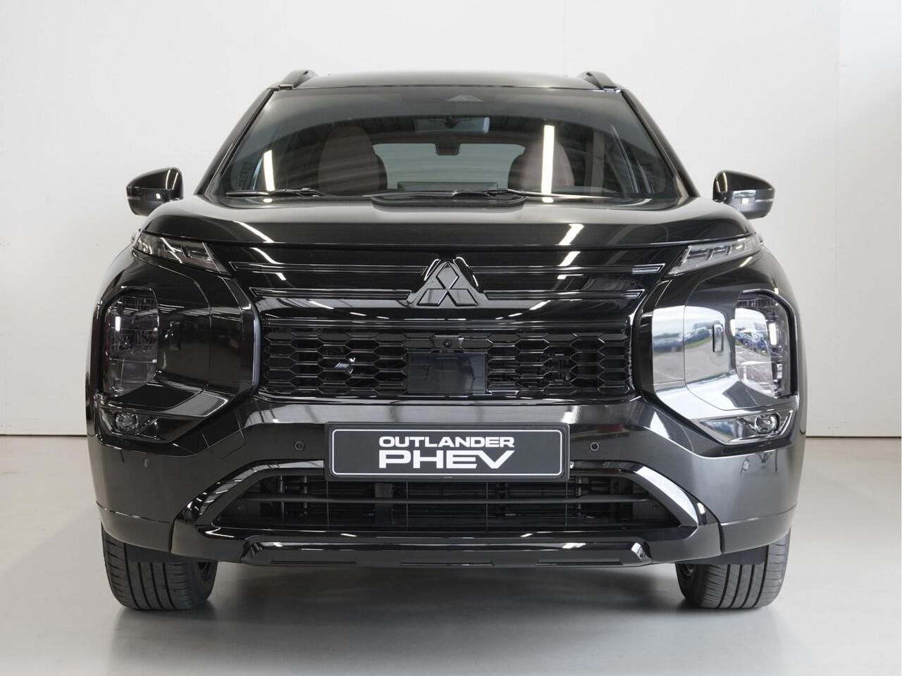 Mitsubishi OUTLANDER 2.4 PHEV Instyle+ Black Edition | Uniek in NL | 20 Inch | Full Options | 8 Jaar garantie