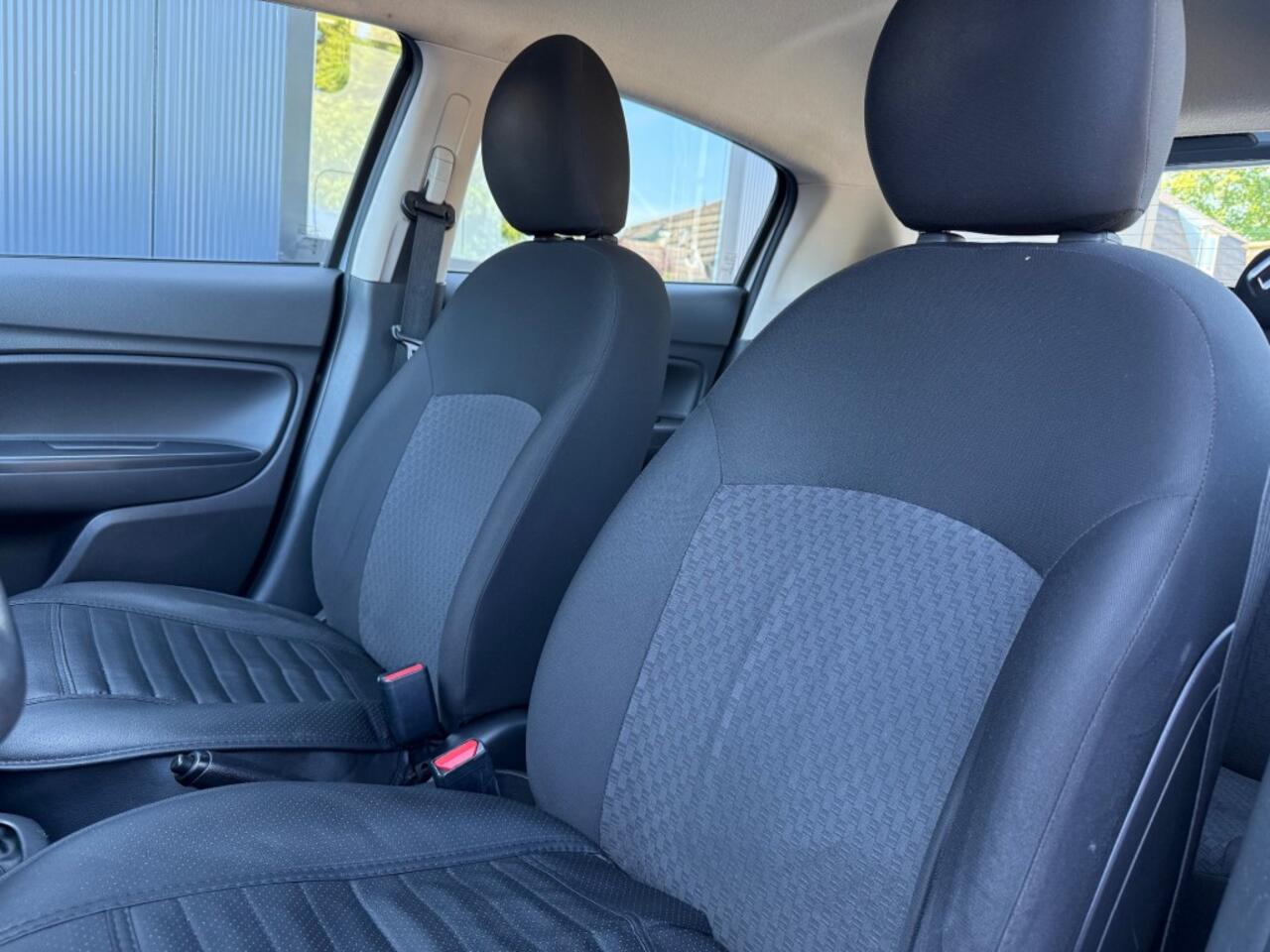 Mitsubishi SPACE STAR 1.0 Cool+ / Airco / 5-deurs / AUX