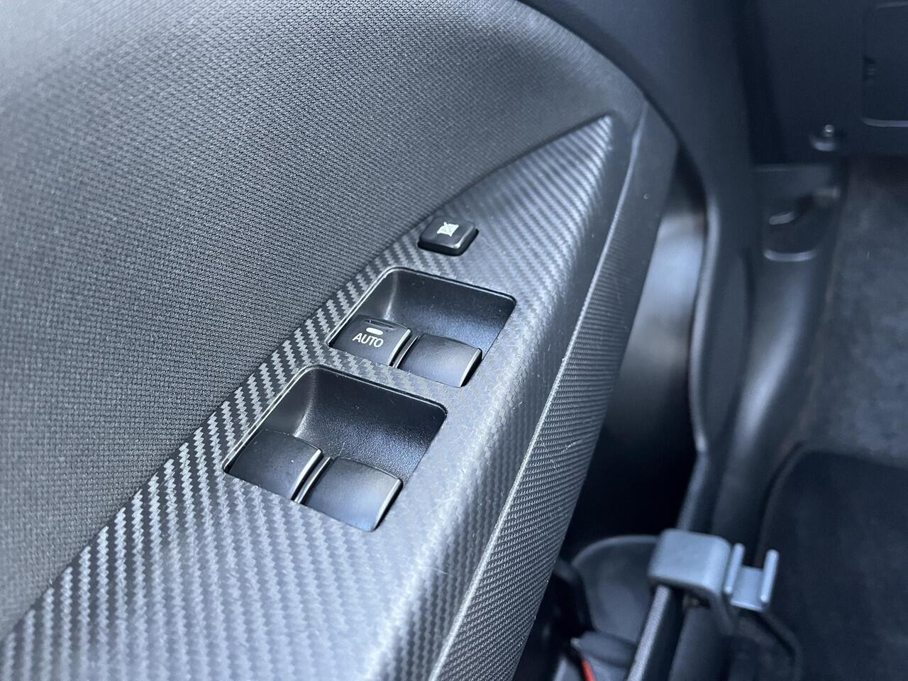 Mitsubishi SPACE STAR 1.2 Nova / airco (automatisch)/ Apple Carplay/Android Auto/ navigatiesysteem full map/ voorstoelen verwarmd/