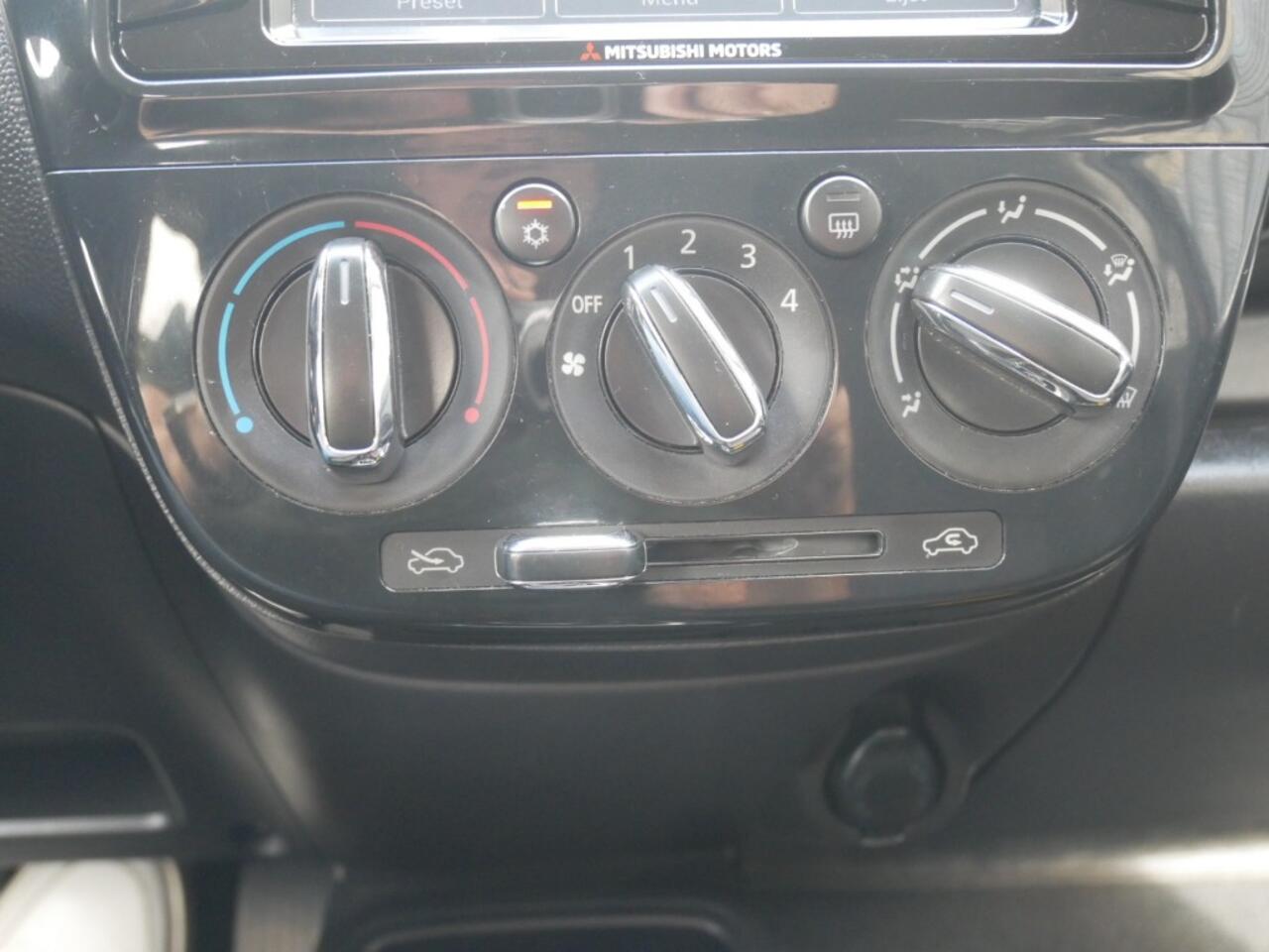 Mitsubishi SPACE STAR 1.2 ADVANCE **Airco//Navi//Lm **