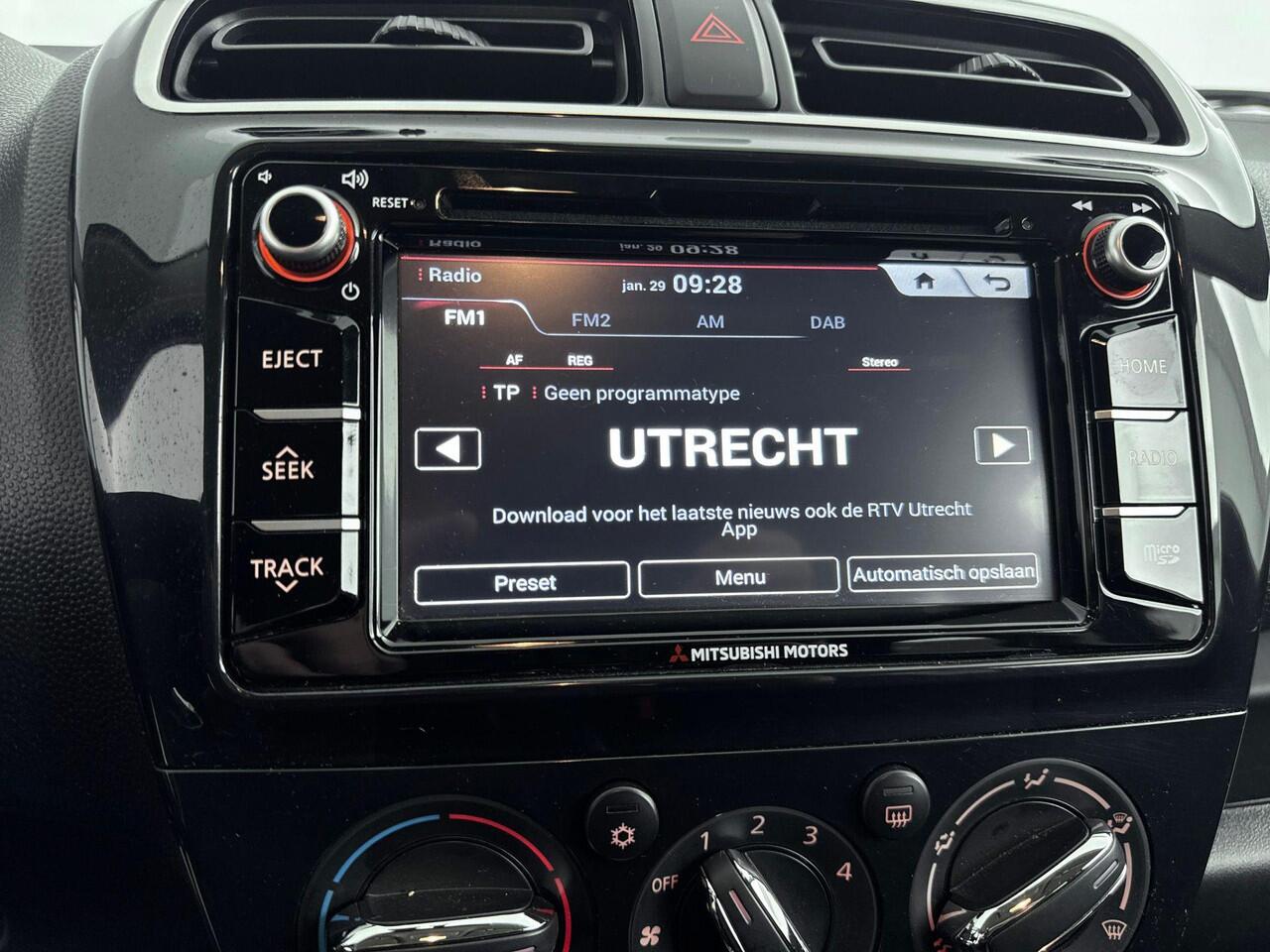 Mitsubishi SPACE STAR 1.2 Nova | Automaat | Apple Carplay/Android Auto | Airco | Navigatie | Stoelverwarming | All season banden | Parkeersensoren achter |