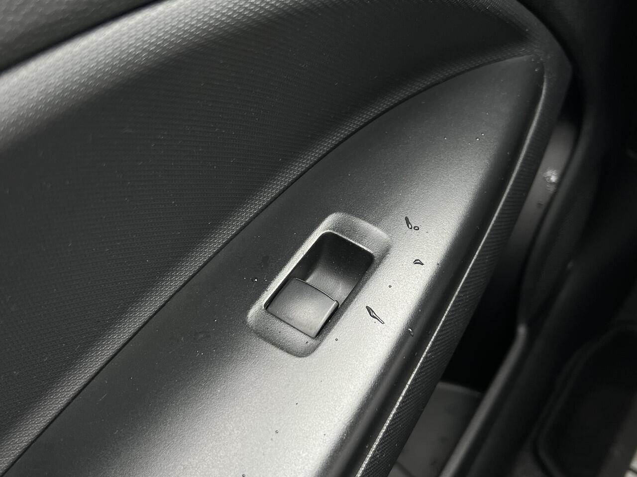 Mitsubishi SPACE STAR 1.2 Connect+ / DAB / Bluetooth / Lichtmetalen Velgen / Airco / In Hoogste Verstelbare Bijrijdersstoel /