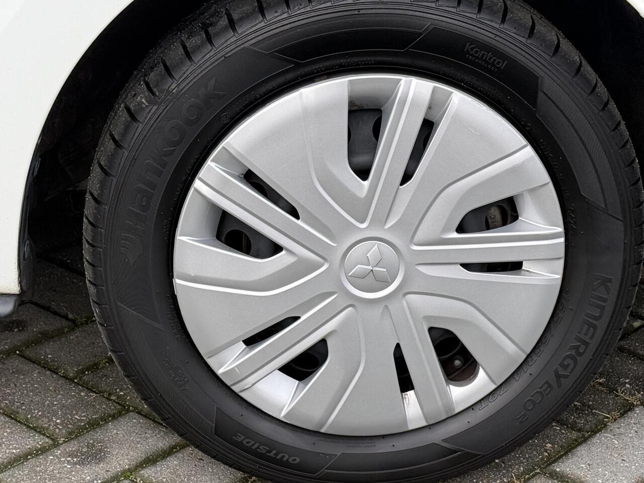 Mitsubishi SPACE STAR 1.2 Cool+ / Airco / Navigatie door Apple CarPlay & Android Auto / Garantie t/m 31-03-2030 / Bluetooth /