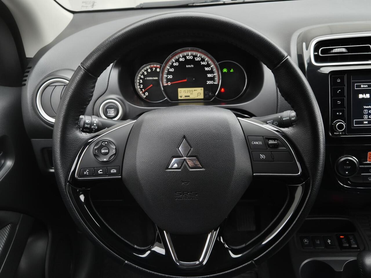 Mitsubishi SPACE STAR 1.2 Instyle Automaat / Navigatie via Apple Carplay of Android Auto / Airco / Stoelverwarming / Achteruitrijcamera / Cruise control / Keyless Entry/Start /