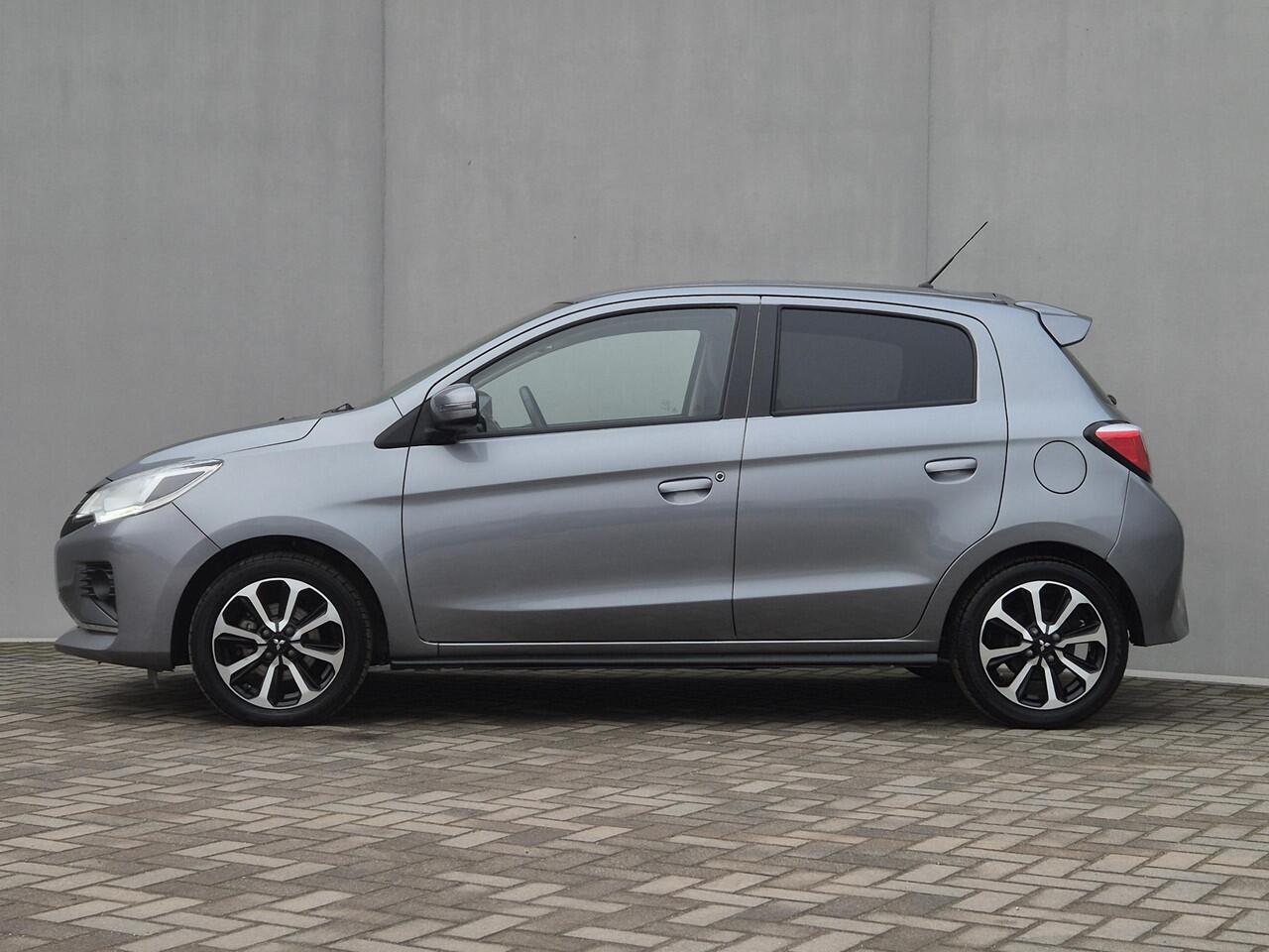 Mitsubishi SPACE STAR 1.2 Instyle Automaat / Navigatie via Apple Carplay of Android Auto / Airco / Stoelverwarming / Achteruitrijcamera / Cruise control / Keyless Entry/Start /