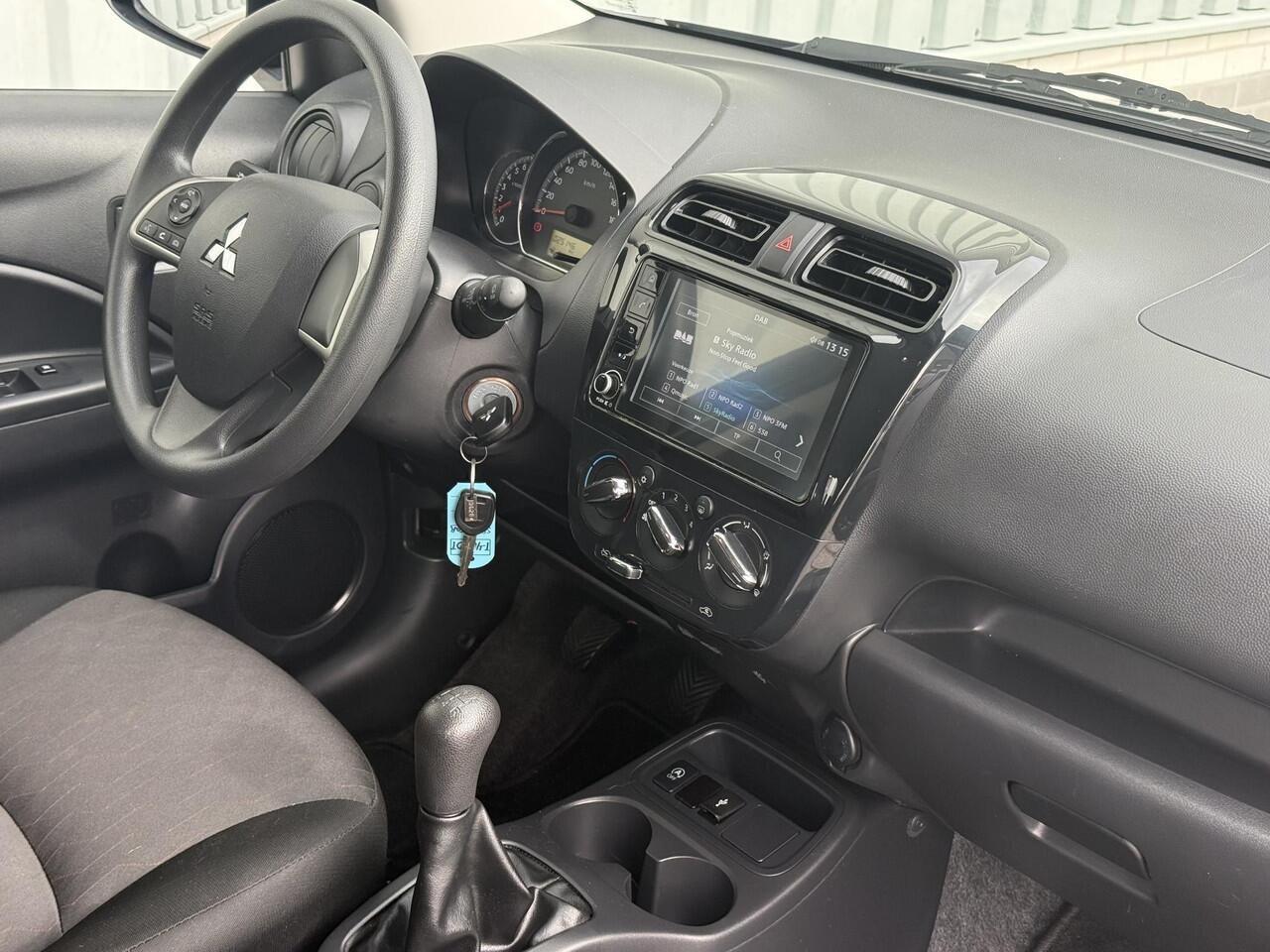 Mitsubishi SPACE STAR 1.2 Connect+ / All-Season banden / Navigatie via Apple CarPlay/Android Auto / DAB / Airco / Bleutooth /
