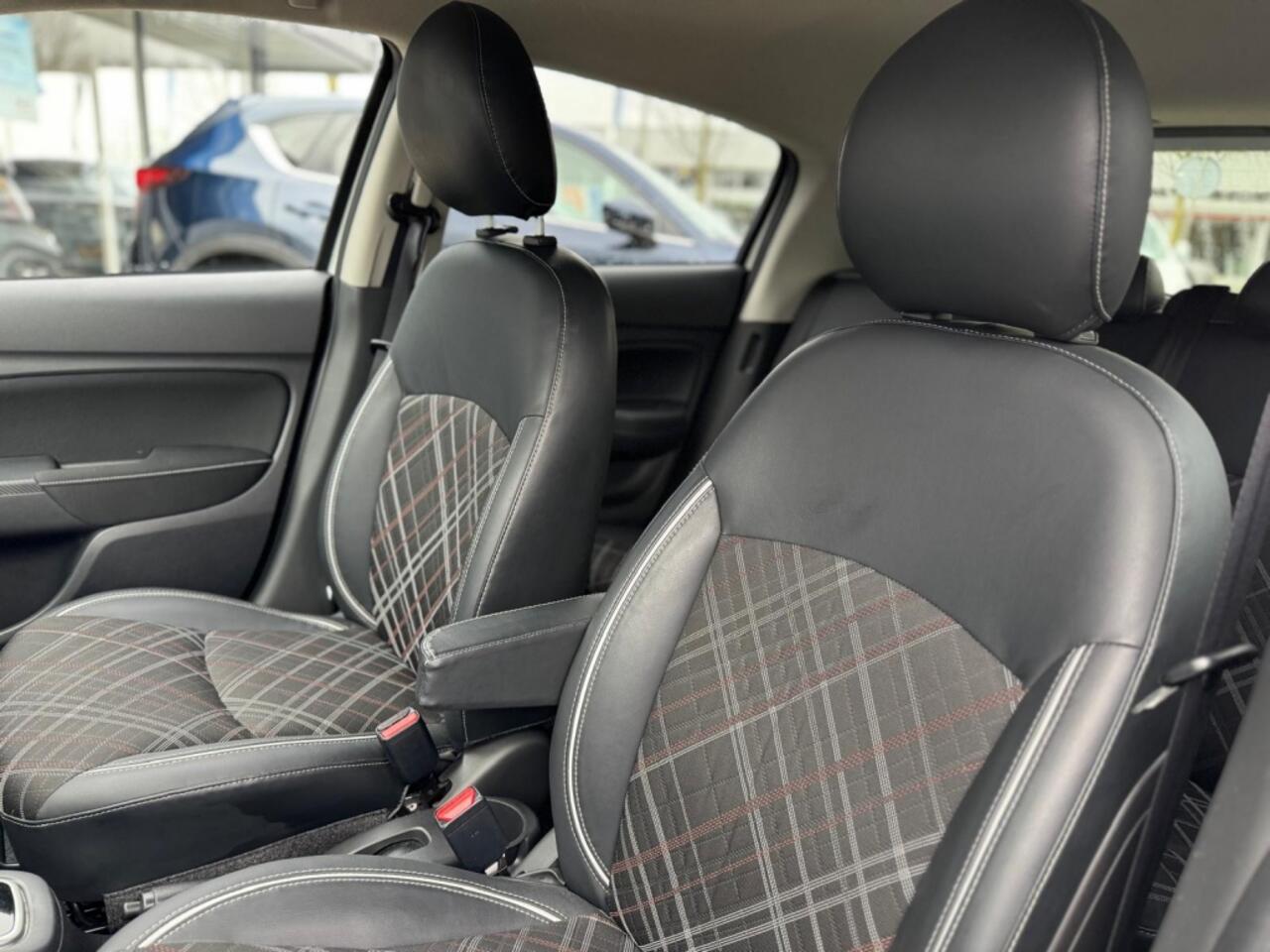 Mitsubishi SPACE STAR 1.2 Instyle | Carplay | Stoelverwarming | AUTOMAAT