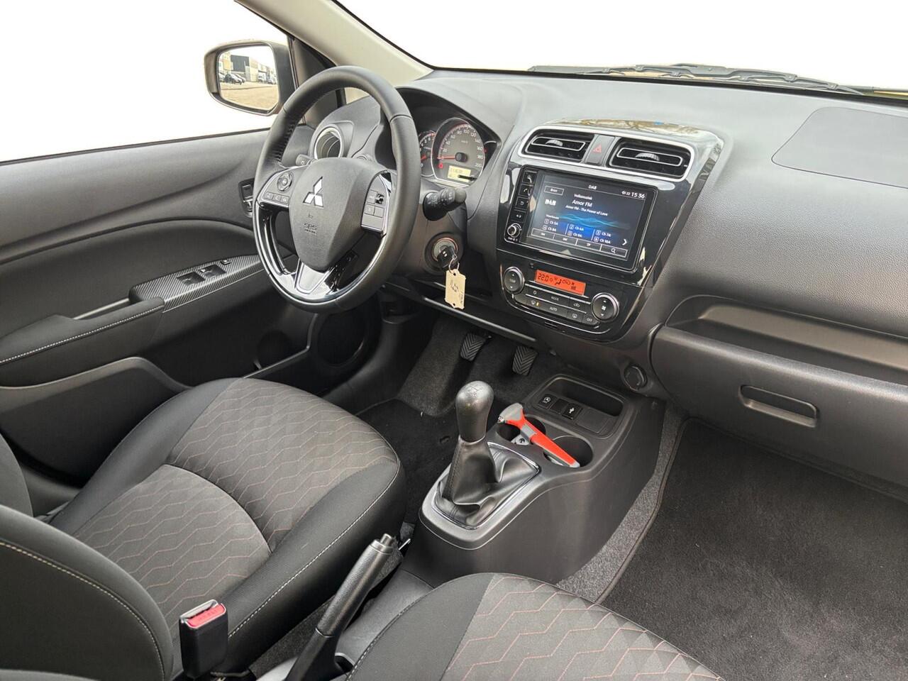 Mitsubishi SPACE STAR 1.2 Dynamic Garantie 2032 | Clima | Cruise | LM velgen | Privacy glass | Camera |