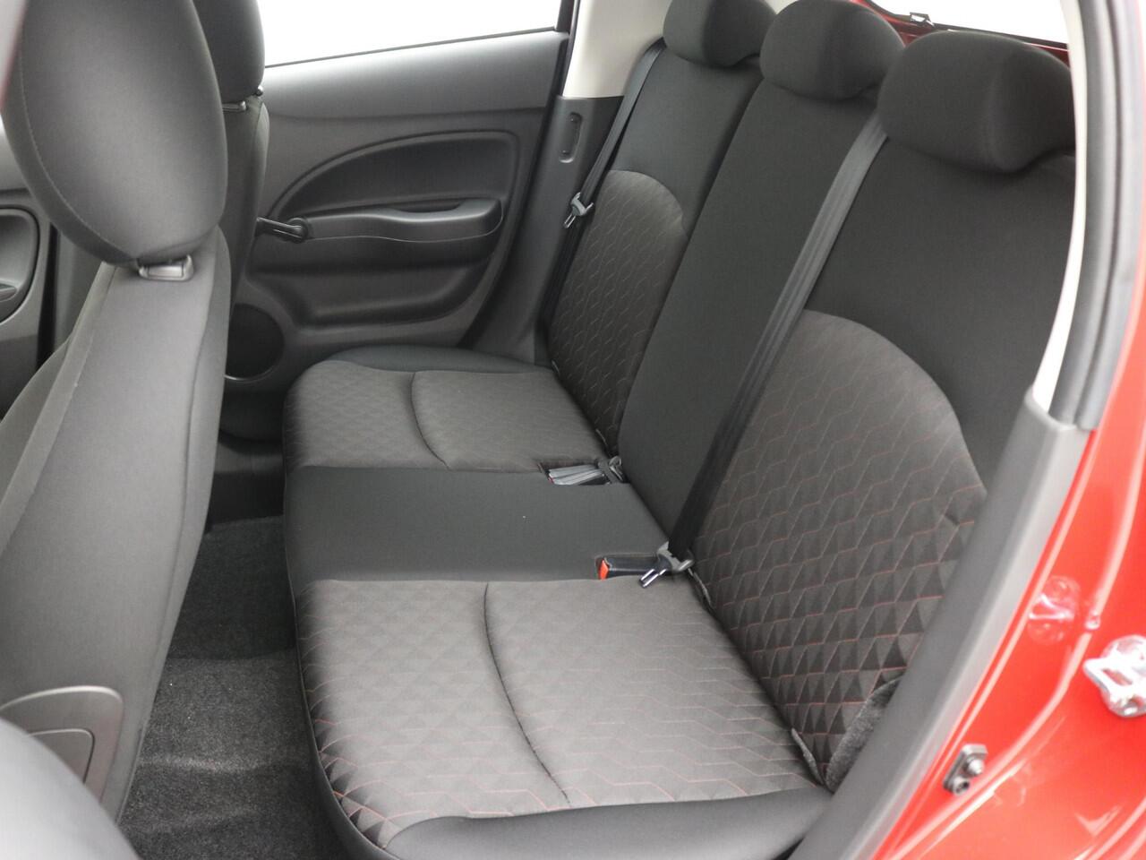 Mitsubishi SPACE STAR 1.2 Active / ¤4135,- Voordeel Op Nieuwprijs / Rijklaarprijs / Direct Leverbaar / 5 Persoons / 8 Jaar Fabrieksgarantie /