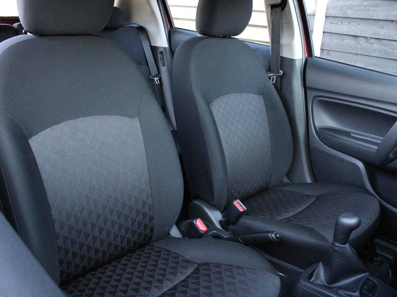 Mitsubishi SPACE STAR Connect+ 1.2 70PK 5DRS Airco, Apple carplay/Android auto, Audio/DAB, Elek.verst.buitenspiegels en ramen voor,