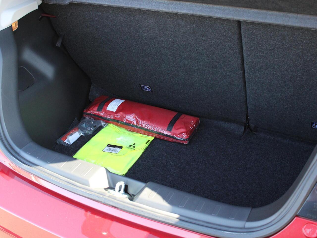 Mitsubishi SPACE STAR Connect+ 1.2 70PK 5DRS Airco, Apple carplay/Android auto, Audio/DAB, Elek.verst.buitenspiegels en ramen voor,