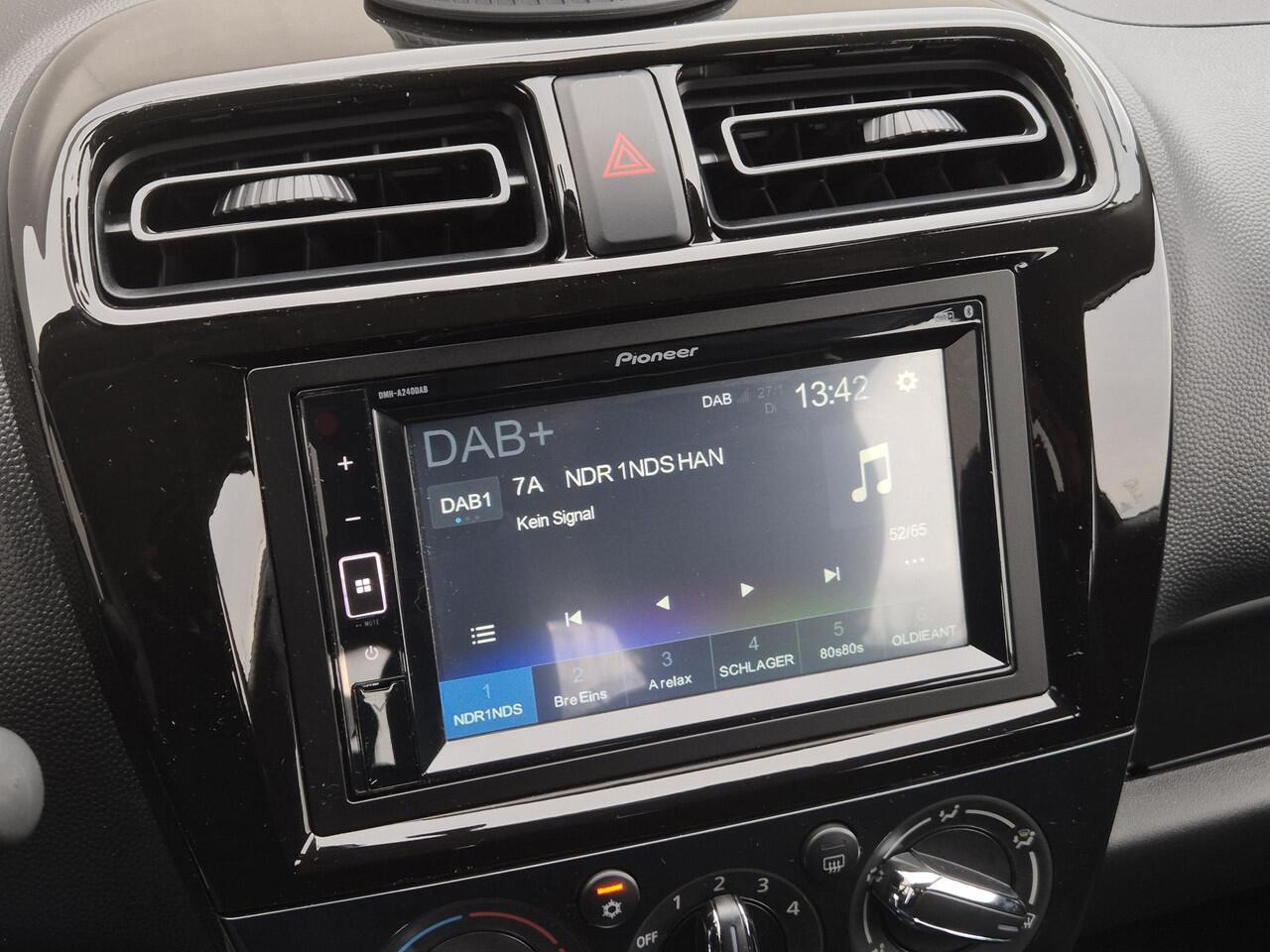 Mitsubishi SPACE STAR 1.2 Connect+ Handgeschakeld / 8 Jaar Fabrieksgarantie / All season banden / Airco / Elektrische ramen voor / DAB radio / Bluetooth telefoonvoorbereiding /