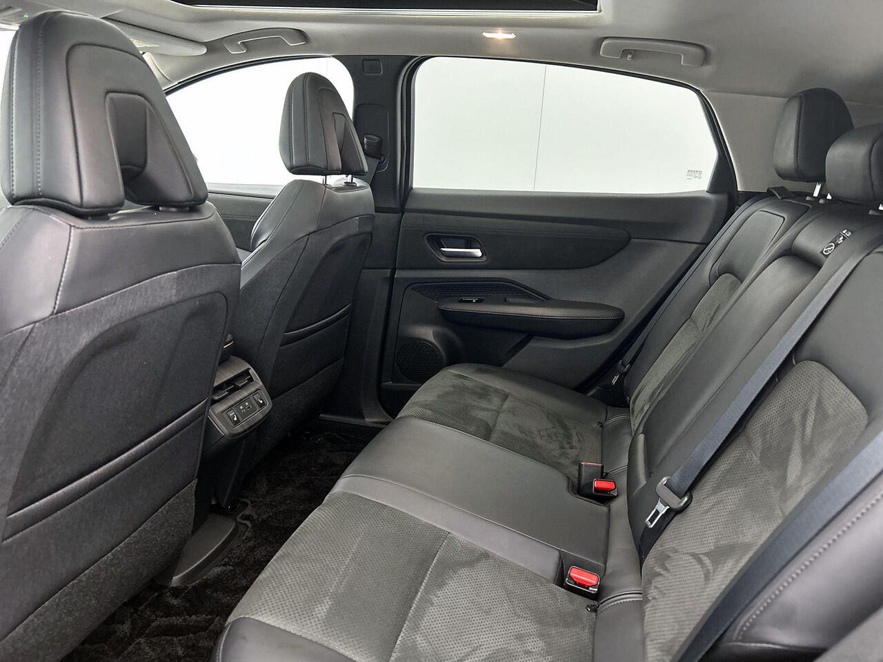 Nissan Ariya Evolve 91 kWh 242PK | Bose Audio | Draadloze Apple Carplay & Android Auto | Elektrisch Verstelbare Stoelen | Stoel & Stuurwiel Verwarming