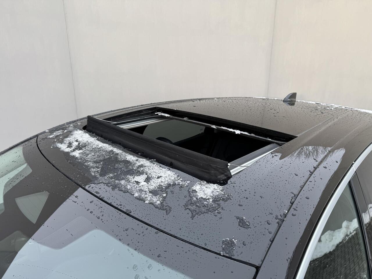 Nissan Ariya Evolve 91 kWh / Warmtepomp / Stuur- & Stoelverwarming / Voorruitverwarming / Geventileerde Voorstoelen / Binnenspiegel Camera / Schuif & Kanteldak / Head-Up Display / Bose Premium Audio / Adaptieve Cruise Control / Apple Carplay & Android Auto /