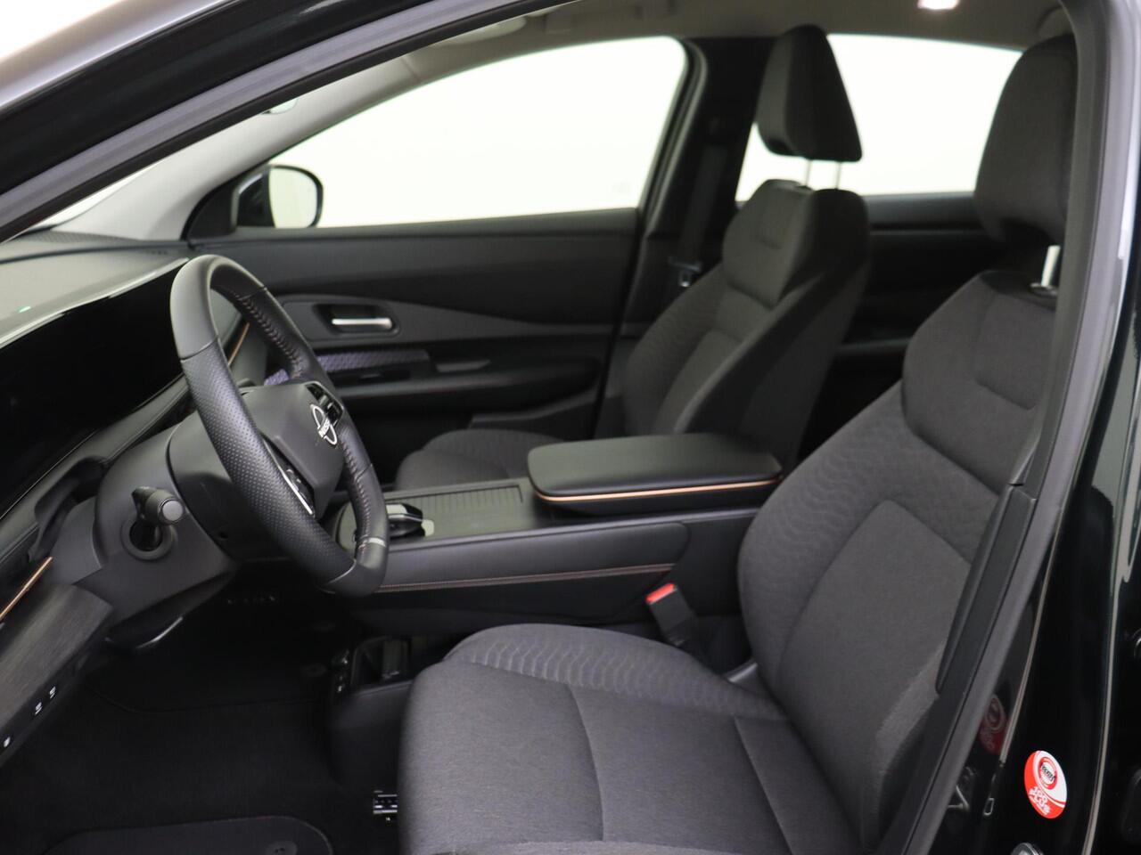 Nissan Ariya Engage SV 66 kWh | Trekhaak | Achteruitrijcamera | Navigatie | Adaptive Cruise Control | Climate Control | Warmtepomp