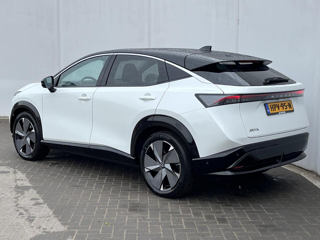 Nissan Ariya Advantage Edition Plus 91 kWh / Glazen Schuif- en Kanteldak / 360° Camera / Stuur- en Stoelverwarming voor en achter / Apple Carplay & Android Auto / Adaptieve Cruise Control / Keyless Entry & Start