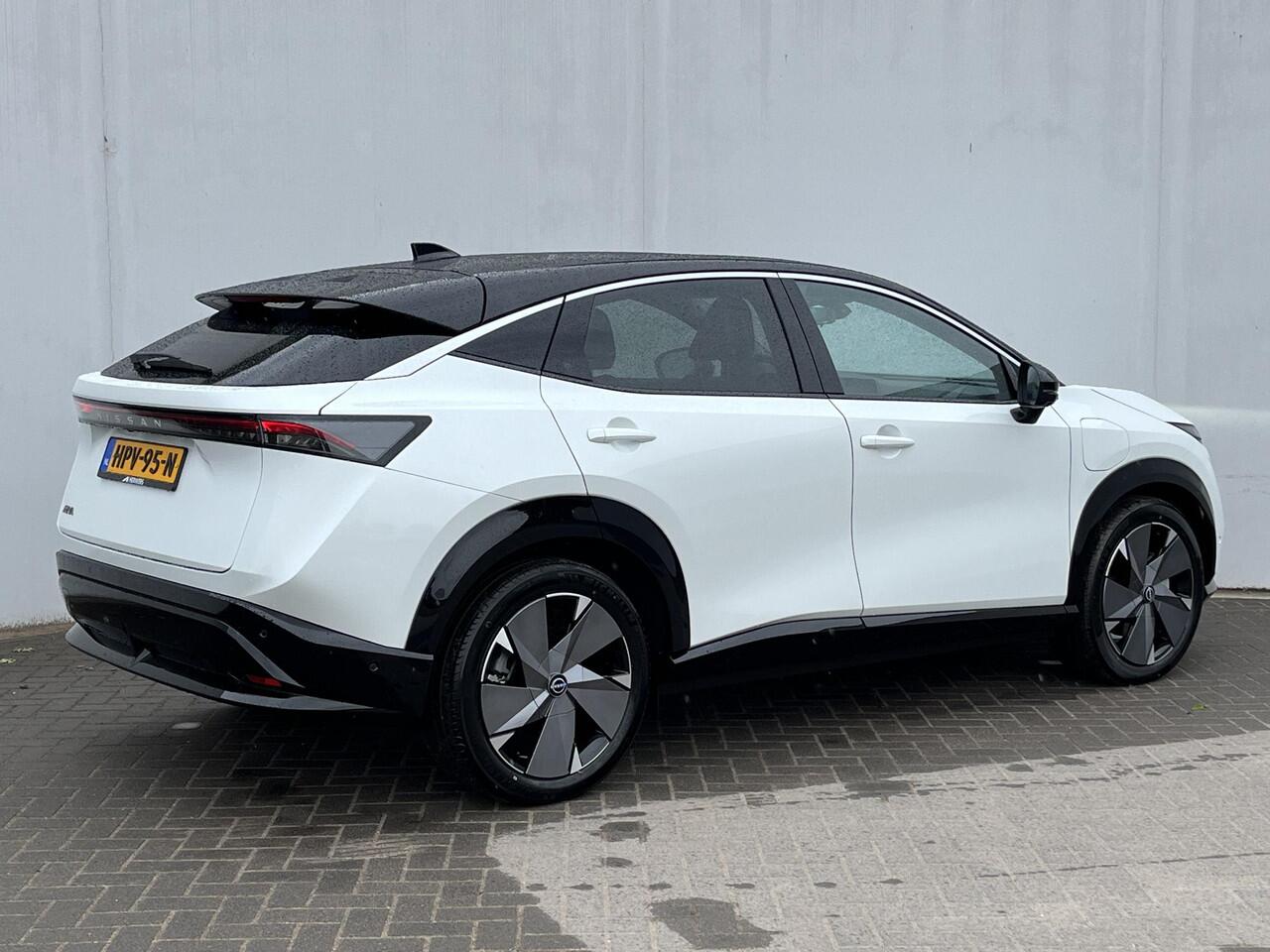 Nissan Ariya Advantage Edition Plus 91 kWh / Glazen Schuif- en Kanteldak / 360° Camera / Stuur- en Stoelverwarming voor en achter / Apple Carplay & Android Auto / Adaptieve Cruise Control / Keyless Entry & Start