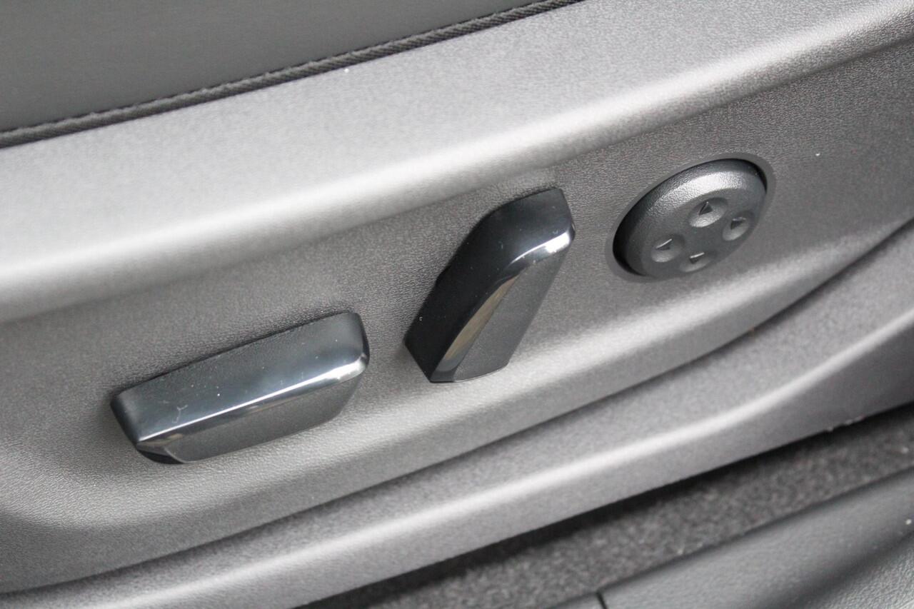 Nissan Ariya Evolve 91 kWh / ¤3.000,- Nissan Voorraadvoordeel / Nieuw uit Voorraad Leverbaar/ 20 Inch Velgen / Schuif/Kanteldak / Navigatie / 360 Graden Camera /