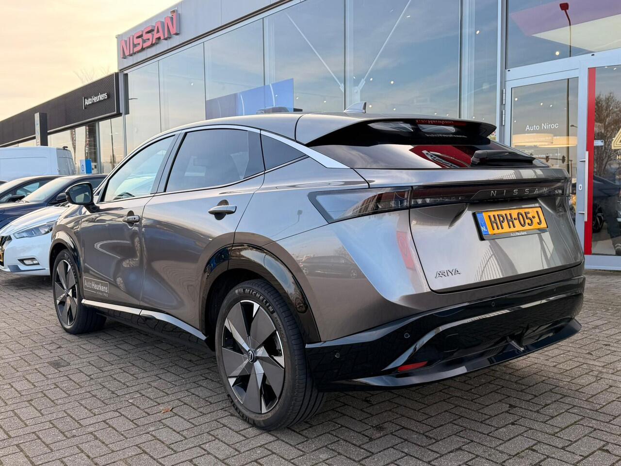 Nissan Ariya Evolve 87 kWh | 20'' VELGEN | STOEL VERWARMING/KOELING | 360° CAMERA |