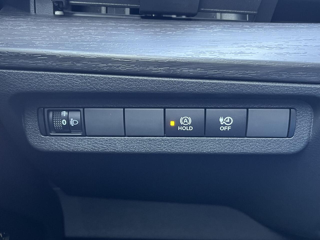 Nissan Ariya Limited Edition 91 kWh / ¤ 3.500,- Prijsverlaging + ¤ 3.000,- korting / NIEUW uit voorraad leverbaar! / Achteruitrijcamera / Apple Carplay & Android Auto / Navigatie full map / Keyless Entry & Start / Adaptieve Cruise Control / Climate Control /