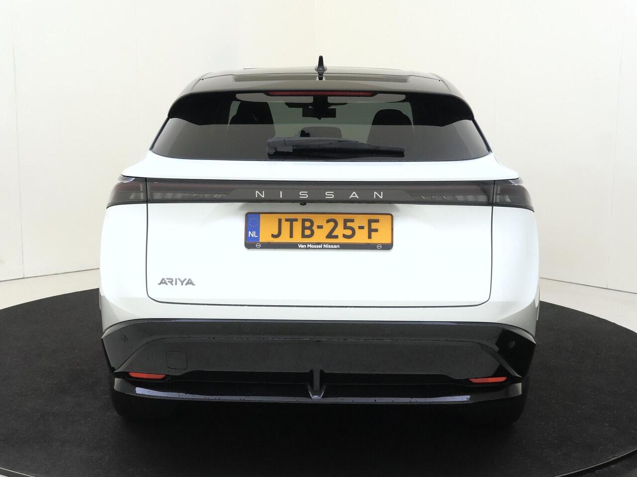 Nissan Ariya Evolve 91 kWh | Schuif-/Kanteldak | BOSE Audio | Head-Up Display | 20'' Inch Velgen | 360 Camera | Stoel- en Stuurverwarming | Apple CarPlay & Android Auto