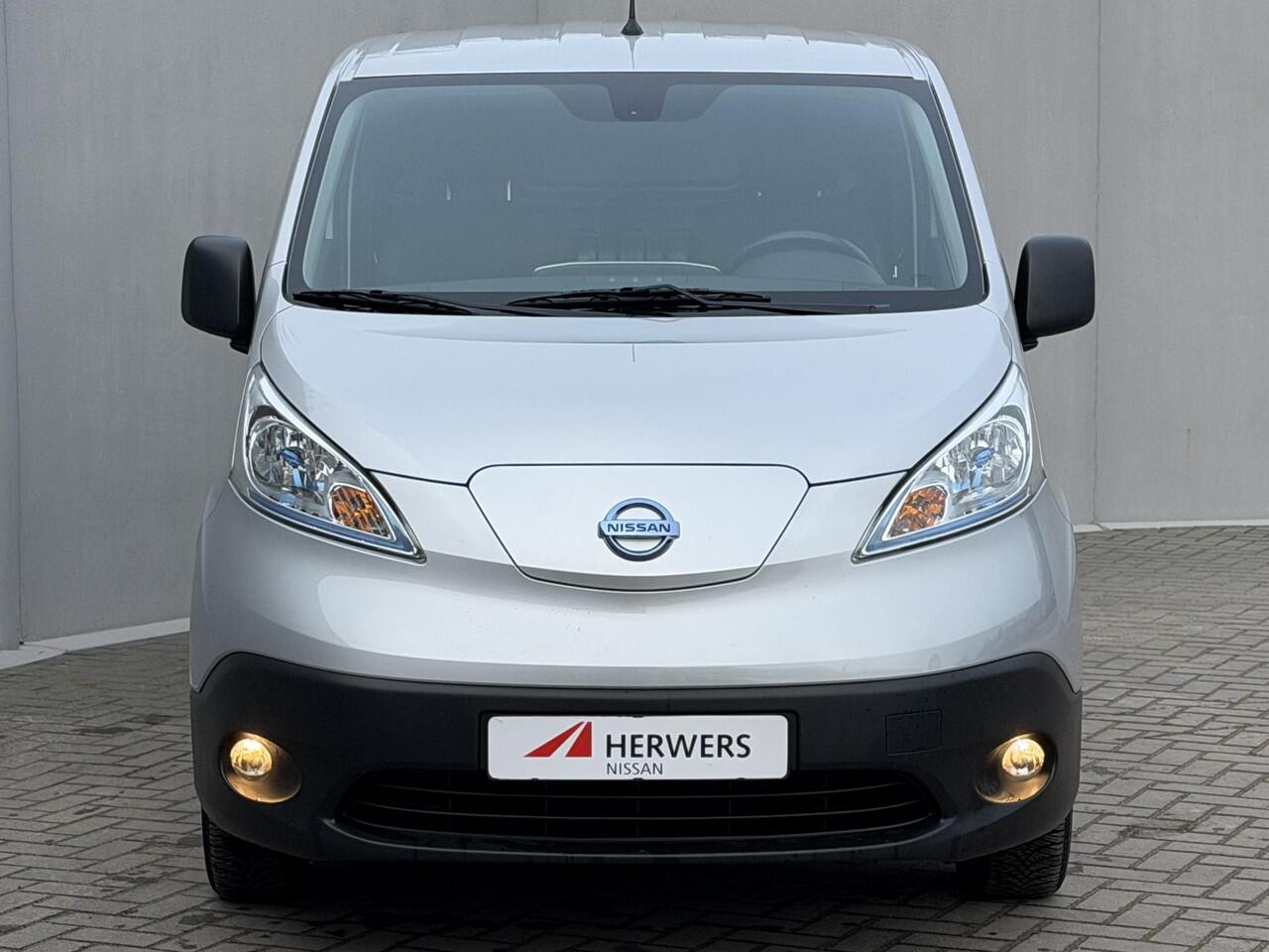Nissan E-NV200 Business 40 kWh / Trekhaak / Navigatie / Camera / Multimedia Bluetooth / Stoelverwarming / Stuurwiel Verwarming / Cruise / Clima /