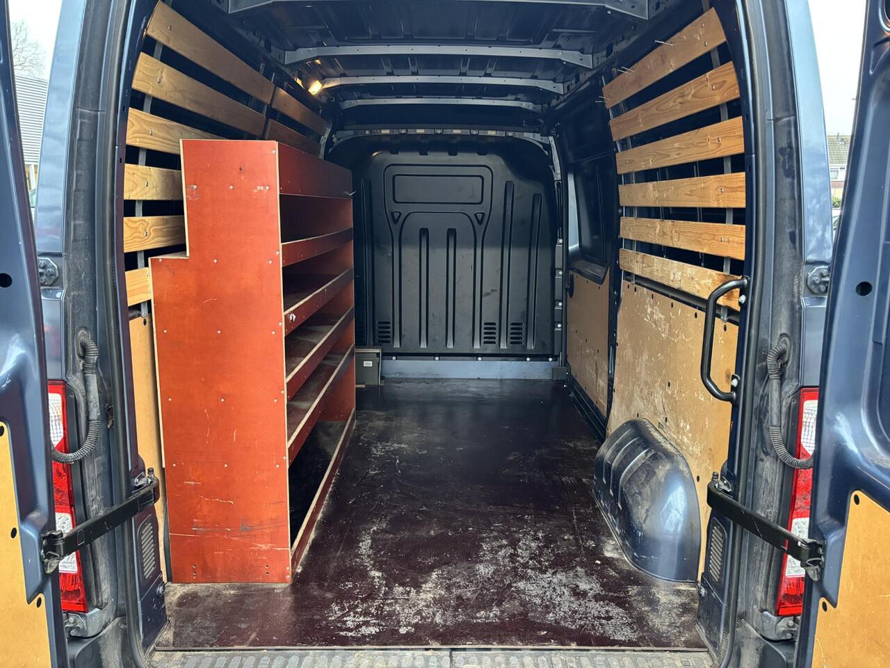 Nissan INTERSTAR 2.3 dCi L2H2 N-Connecta SCI 150pk Trekhaak | Metaal lak | Betimmering | Achteruitrijcamera | Cruise control | Airco