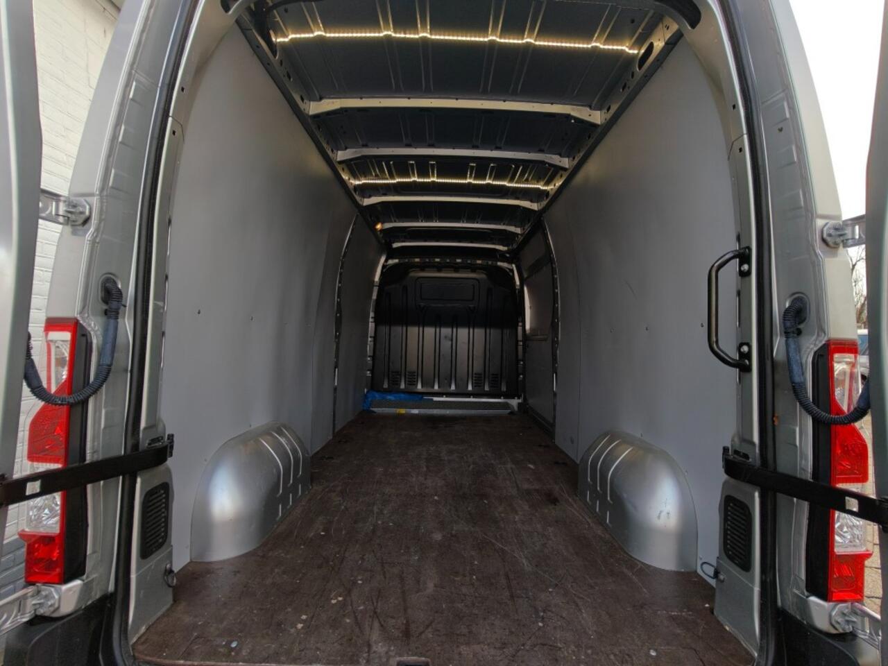 Nissan INTERSTAR 2.3 dCi L3H3 N-Connecta Automaat