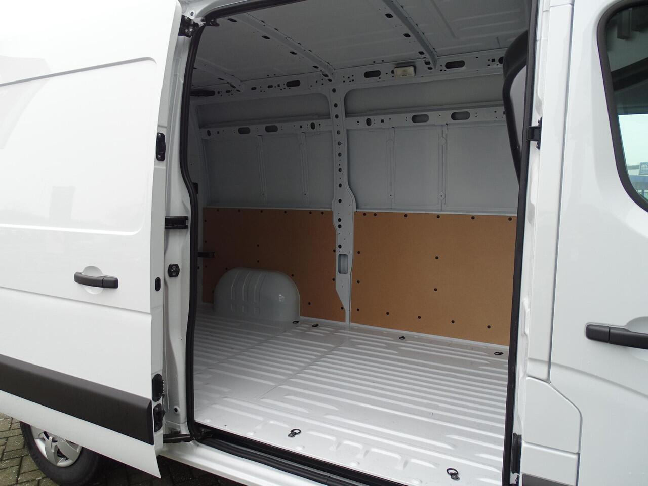 Nissan INTERSTAR 2.3 dCi L2H2 N-Connecta | Van 35830 Voor 25950 EX | Navigatie | Achteruitrijcamera | Trekhaak | Cruise Control | Parkeersensoren |