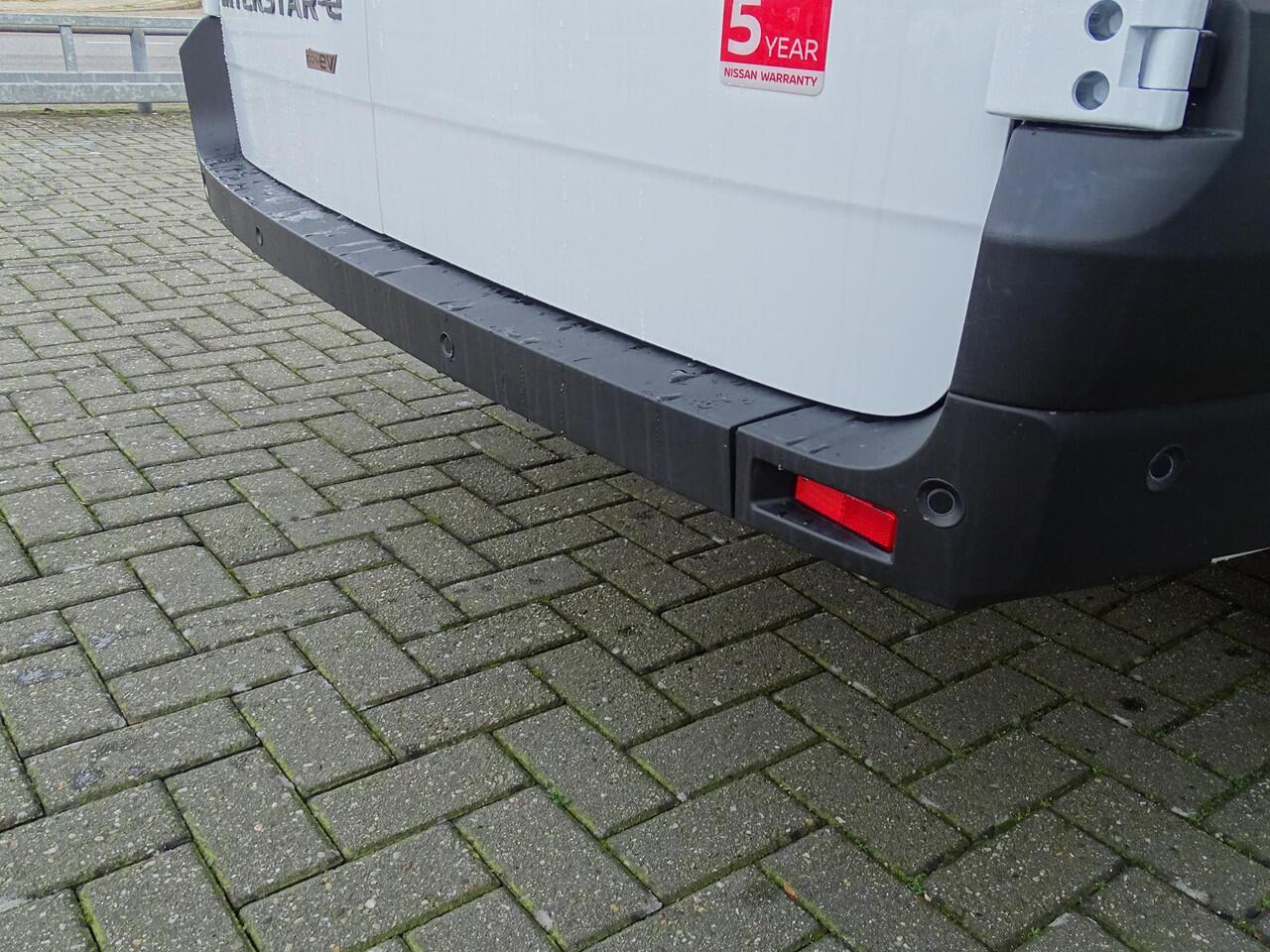 Nissan INTERSTAR L2H2 Limited 87 kWh | Verwarmbare voorruit | PDC | Achteruitrijcamera | Apple carplay & Android auto | Stoelverwarming |