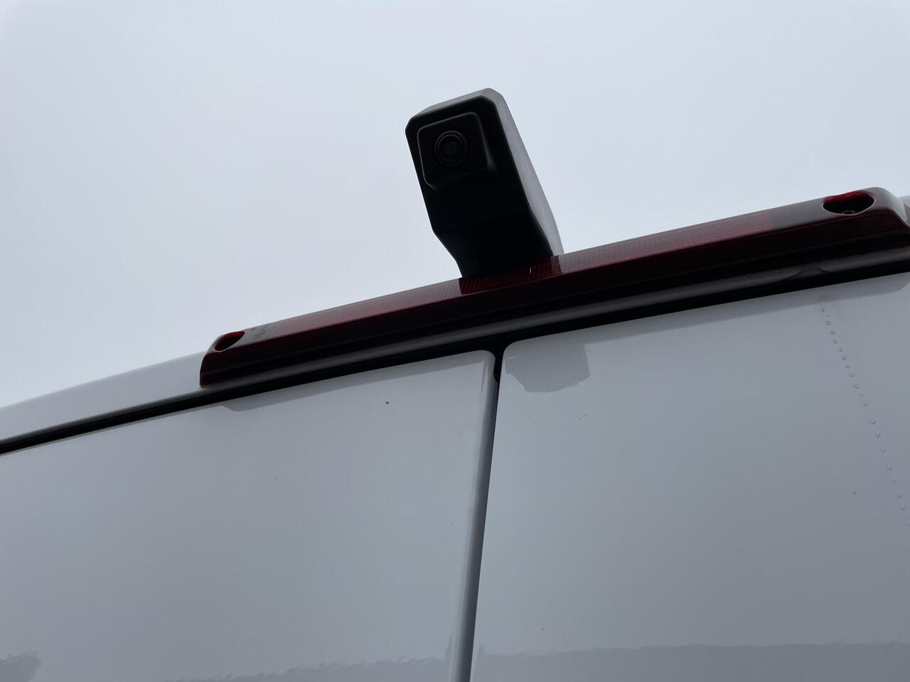 Nissan INTERSTAR Interstar-e L2H2 Limited 87 kWh