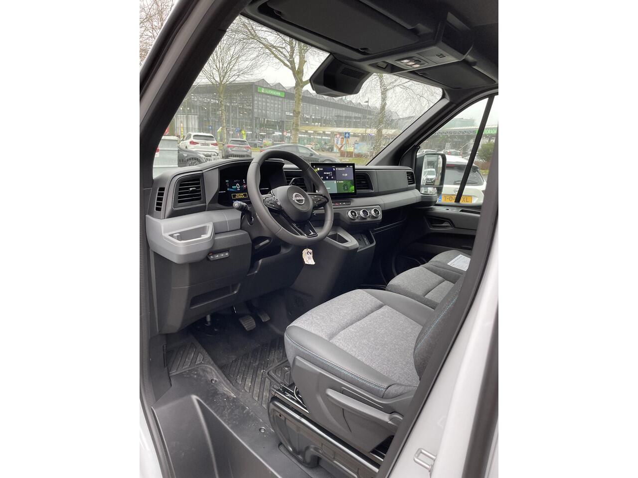 Nissan INTERSTAR Interstar-e L2H2 Limited 87 kWh