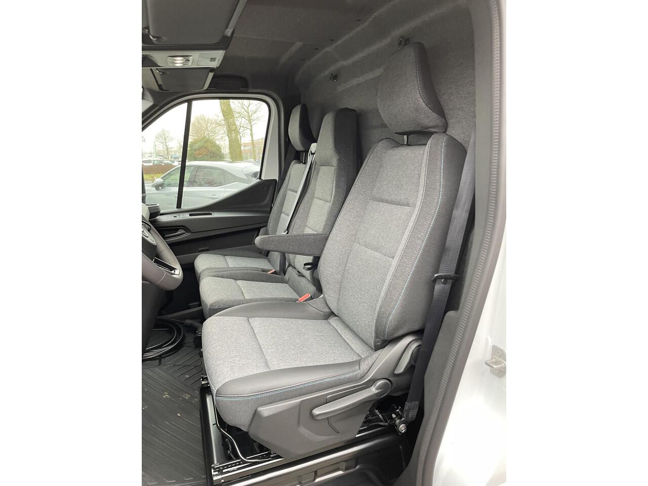 Nissan INTERSTAR Interstar-e L2H2 Limited 87 kWh