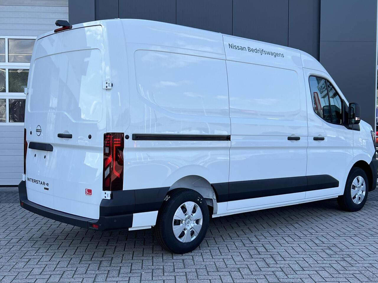 Nissan INTERSTAR Interstar-e L2H2 Limited 87 kWh