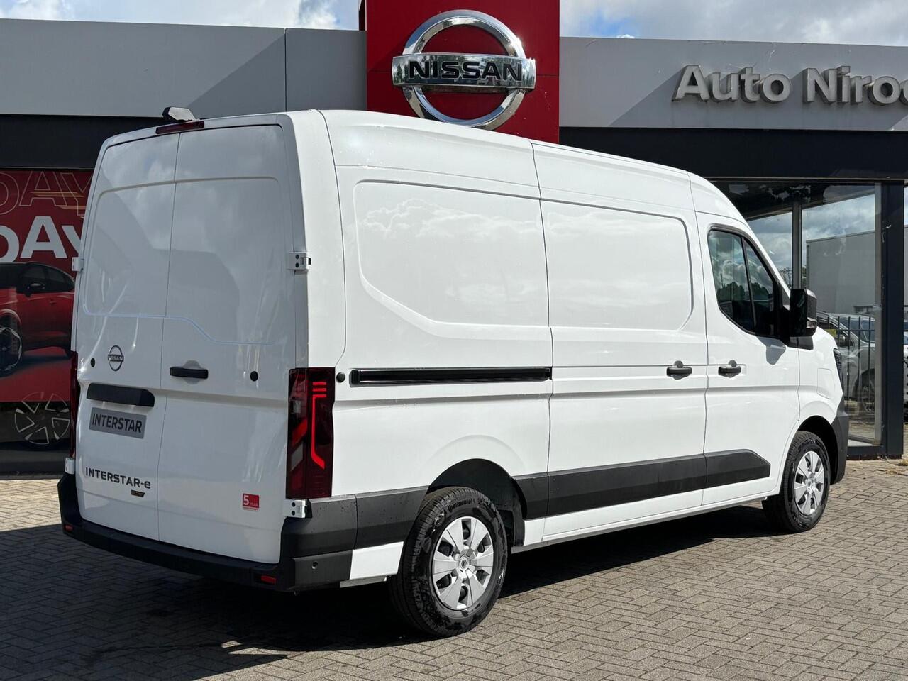 Nissan INTERSTAR Interstar-e L2H2 Limited 87 kWh | 22kW AC LADER | 130kW DC SNELLADER | 3.500 KG GVW | APPLE CARPLAY/ANDROID AUTO | CAMERA |