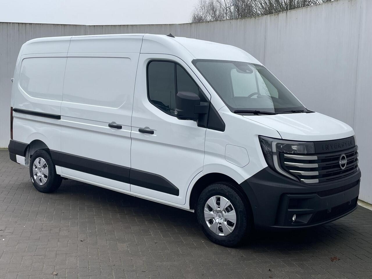 Nissan INTERSTAR -e L2H2 Limited 87 kWh / ¤ 12.800 KORTING! / Trekgewicht 2000KG / Apple Carplay/Android Auto / Achteruitrijcamera / Voorstoelen Verwarmd / Prijs Excl. BTW