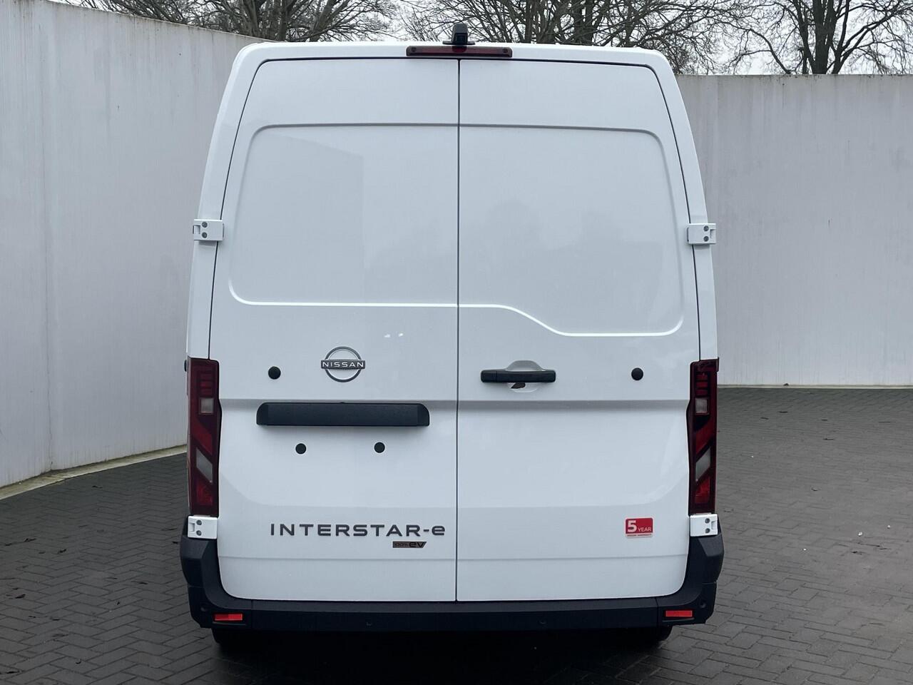 Nissan INTERSTAR -e L2H2 Limited 87 kWh / ¤ 12.800 KORTING! / Trekgewicht 2000KG / Apple Carplay/Android Auto / Achteruitrijcamera / Voorstoelen Verwarmd / Prijs Excl. BTW