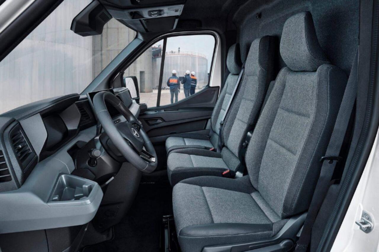 Nissan INTERSTAR Interstar-e 87 kWh Limited L2H2 3t5 Auto (Trekgewicht 1500) / Bestelauto van het jaar 2026 | Inclusief 30% klantkorting! | 5 jaar garantie | 0,0% rente financiallease tot 60 maanden