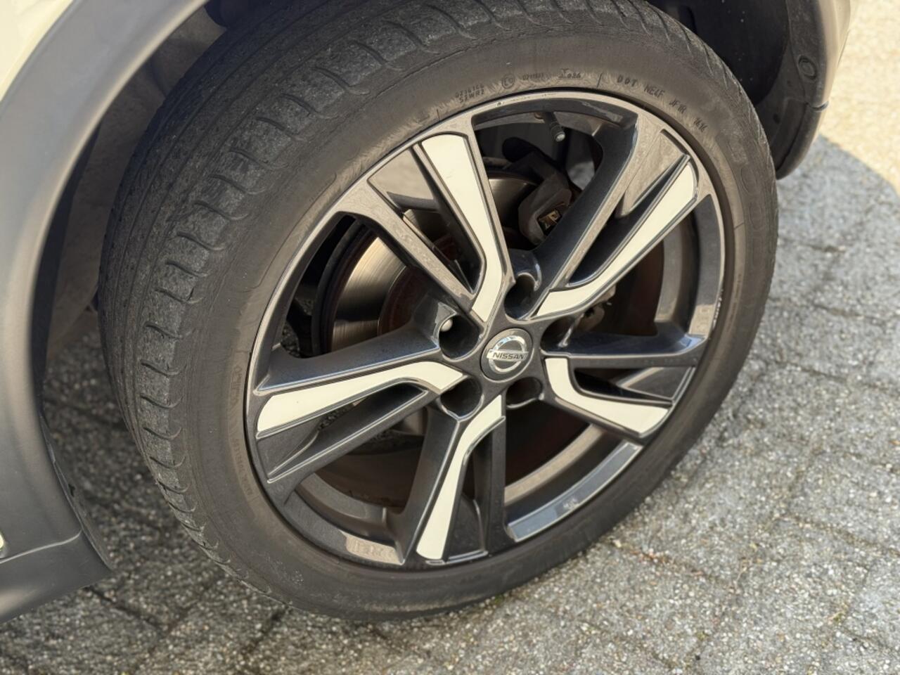 Nissan JUKE 1.6 N-Connecta | Automaat | Camera | Lm17" | stoelverwarming |