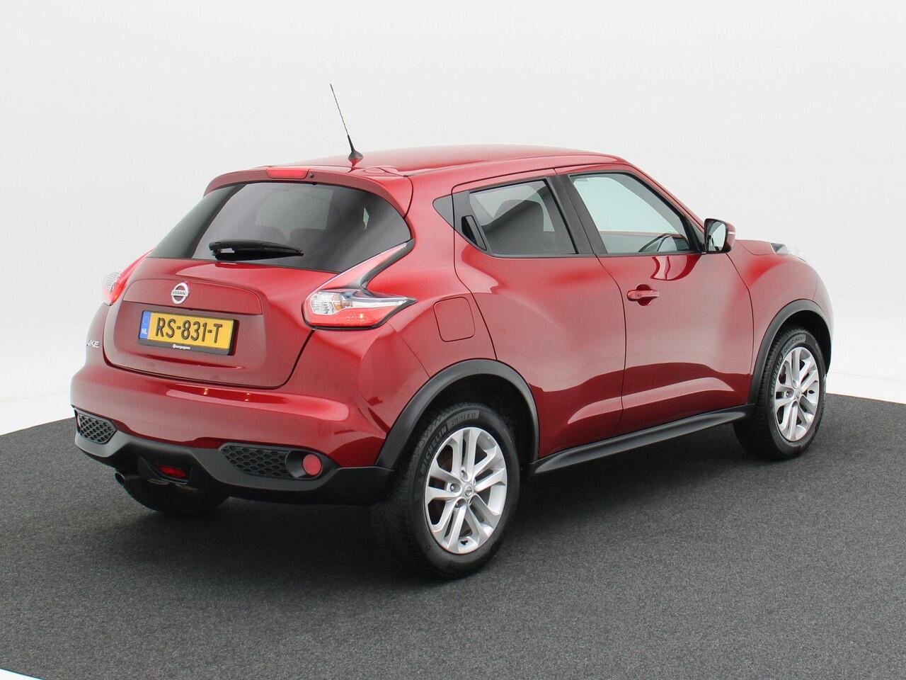 Nissan JUKE 1.2 DIG-T S/S N-Connecta 115 Pk | Cruise | Climate Control | Camera | Navigatiesyteem | Privacy Glass | Leder stuurwiel | 17 Inch